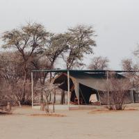 Viesnīca Uakii Wilderness Bush Camp pilsētā Gobabis