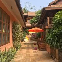 บ้านยุ้งฮีลล์รีสอร์ท Baan Yung Hill Resort، فندق في Ban Pa Sang