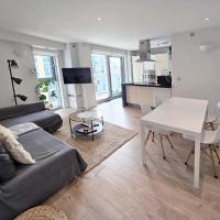 Beautiful 2 bedroom flat in Battersea, hotelli Lontoossa alueella Battersea