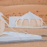 Safari Desert Camp, hôtel à Ḩawīyah