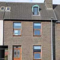 2 Bedroom Townhouse with Seaview on the NC500 Wick, hotel u gradu 'Wick'