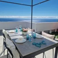 Casas de Micaela-Ático con Terraza o Cueva con Piscina, hotel i Santa Cruz de Tenerife