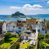 Marazion Beach Town House with Private Parking, hôtel à Marazion