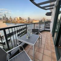 Brisbane Top Floor River Views Near Suncorp Stadium, hotel in Milton, Brisbane