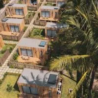 LalaGalu - Beachfront EcoCabins, hotel en Diani Beach