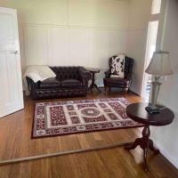 Golden Street Cottage, hotel near West Wyalong Airport - WWY, West Wyalong