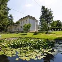 Conacul Buzdugan, hotel in Valea Mică