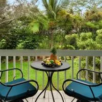 New A/C Central Kona Surf House 4bd/4bth Sleeps8, hotel v destinaci Kailua-Kona