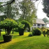 Chez Stéphanie et Sylvain, hotel a Le Mesnil-Villeman