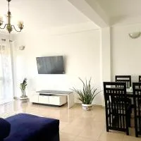 Khael Glory home offers 247 security, hotel din Kampala
