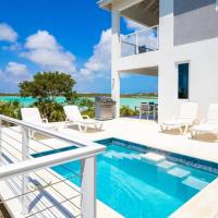 NEW Tropical Waterfront Cooper Jack Bay Villas، فندق بالقرب من مطار بروفيدنسياليس الدولي - PLS، Five Cays Settlement