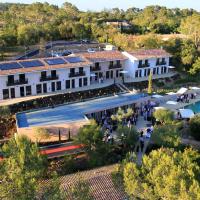 Mercure Brignoles Golf de Barbaroux & Spa، فندق في برينيول