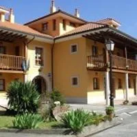 Hotel Apartamentos La Hortona: Soto de Luiña'da bir otel