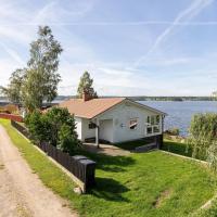 Cottage with its own sandy beach near Vimmerby