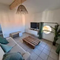 Casa Papidou, Charmante Maison au calme, hotel u gradu 'Jonage'