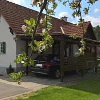 Ferienhaus Am Bach, hotel u gradu 'Kirchberg an der Raab'