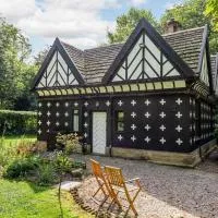 The Gatehouse at Samlesbury Hall,位于Samlesbury的酒店