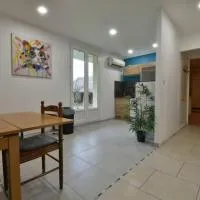 Appart' Le 16, 2 chambres, 7 personnes, tout confort, avec terrain, hotel i Montmorot