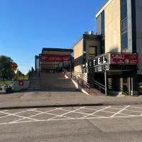 Hotel Tikkurila: Vantaa şehrinde bir otel