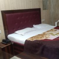 Hotel Host near Taj, hotelli kohteessa Agra alueella Rakabganj