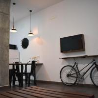 Sevilla Industrial Flat, hotel sa San Pablo - Santa Justa, Sevilla