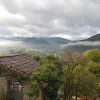Casa de colònies La Cadamont, отель в городе Сан-Жоан-лес-Фонс
