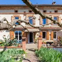 Escapade chez Domi、Beaumont-sur-Lèzeのホテル
