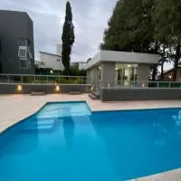 Departamento nuevo con seguridad y pileta ,en villa allende a 15 del centro de Córdoba, hotelli kohteessa Villa Allende