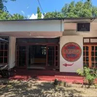 Guest House Dorm Floressa, hotel en Maumere
