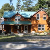 4 Bedroom Cottage on Manitoulin Island Next to Sand Beaches!, hotel di Providence Bay