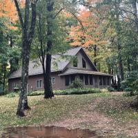 Taylor Lake Point Condo, hotel di Namekagon