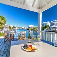 Perfect Canal Escape on Thesen Islands, hotel in Thesen Island , Knysna