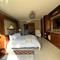 Fortune Wellness Clinic, Spa & Accommodation, hotel in Akasia, Pretoria