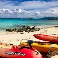Sapphire del Mar B-106 Ocean Front Beach Level、St Thomasのホテル