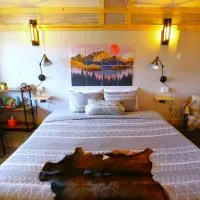2nd Floor Newly Renovated room in Hatcher Pass Castle, hôtel à Willow
