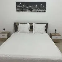 LYS APPART, à 2 min à pied de l'aéroport: Pamandzi şehrinde bir otel