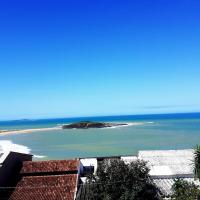 Casa na praia de Setiba com panorama fantástico，瓜拉帕里Setiba的飯店