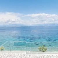 Alissachni SeaSide Hotel, hotel i Derveni