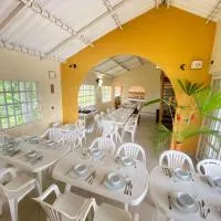 Finca Andalucia con Piscina en Mesitas, hótel í El Colegio