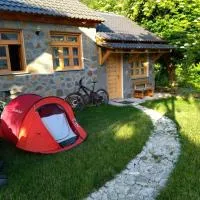 Bujtina Peshtan Guesthouse&Camping, hotel u gradu 'Tepelenë'