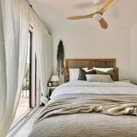 Apto centro Calella con piscina a 100m de la playa، فندق في بالافروجيل