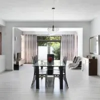 Spacious and Cosy Coastal Retreat, viešbutis mieste Albionas