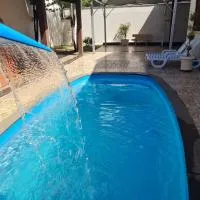 Casa com três quartos e piscina próximo Lagoa Boa Vista, Lagoa Paulino e centro de Sete Lagoas: Sete Lagoas'ta bir otel