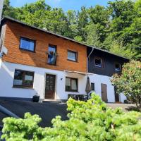 Pretty apartment in Medebach with adjacent forest, hotel sa Oberschledorn, Medebach