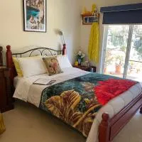 We Love the Bay short stays private suite 1 to 3 days, ξενοδοχείο σε Saint Leonards