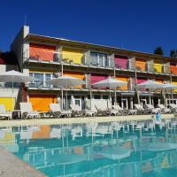 Colors Holiday Hotel, hotelli Siófokissa alueella Balatonszeplak - Ezustpart