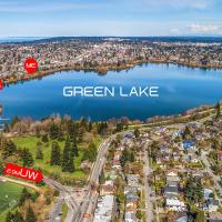 Green Lake 1st Line Home B with Central Air Conditioners, hotel in Phinney Ridge, Seattle