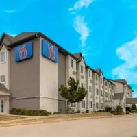 Motel 6-Fort Worth, TX - Burleson、Garden Acresのホテル