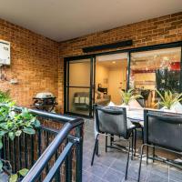 Funda Place - Leafy Hideout in Northern Beaches, hotel in Brookvale, Sydney