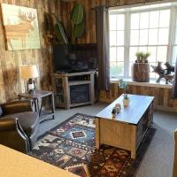 Gorgeous 1st FL Mtn View Jiminy Suite Sleeps 4 Ski On Off